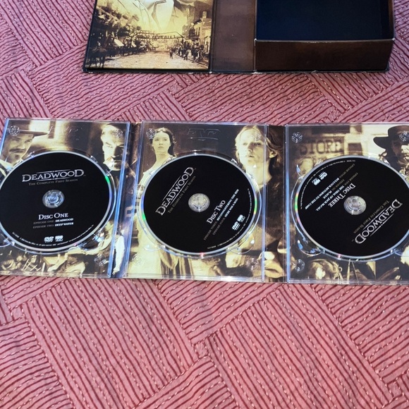 Deadwood: The Complete First Season 6 DVD box set - Picture 8 of 13